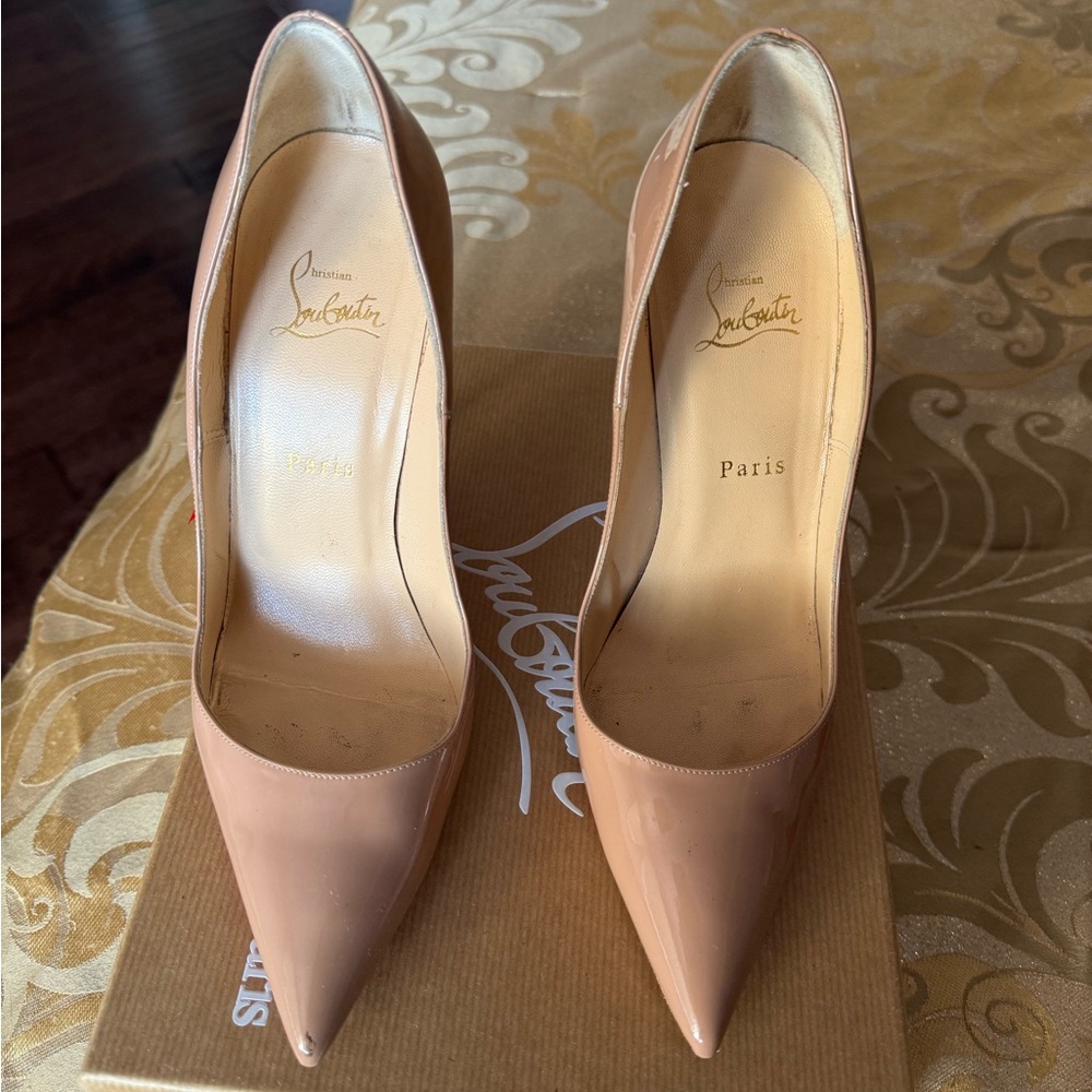 Christian Louboutin So Kate Pumps